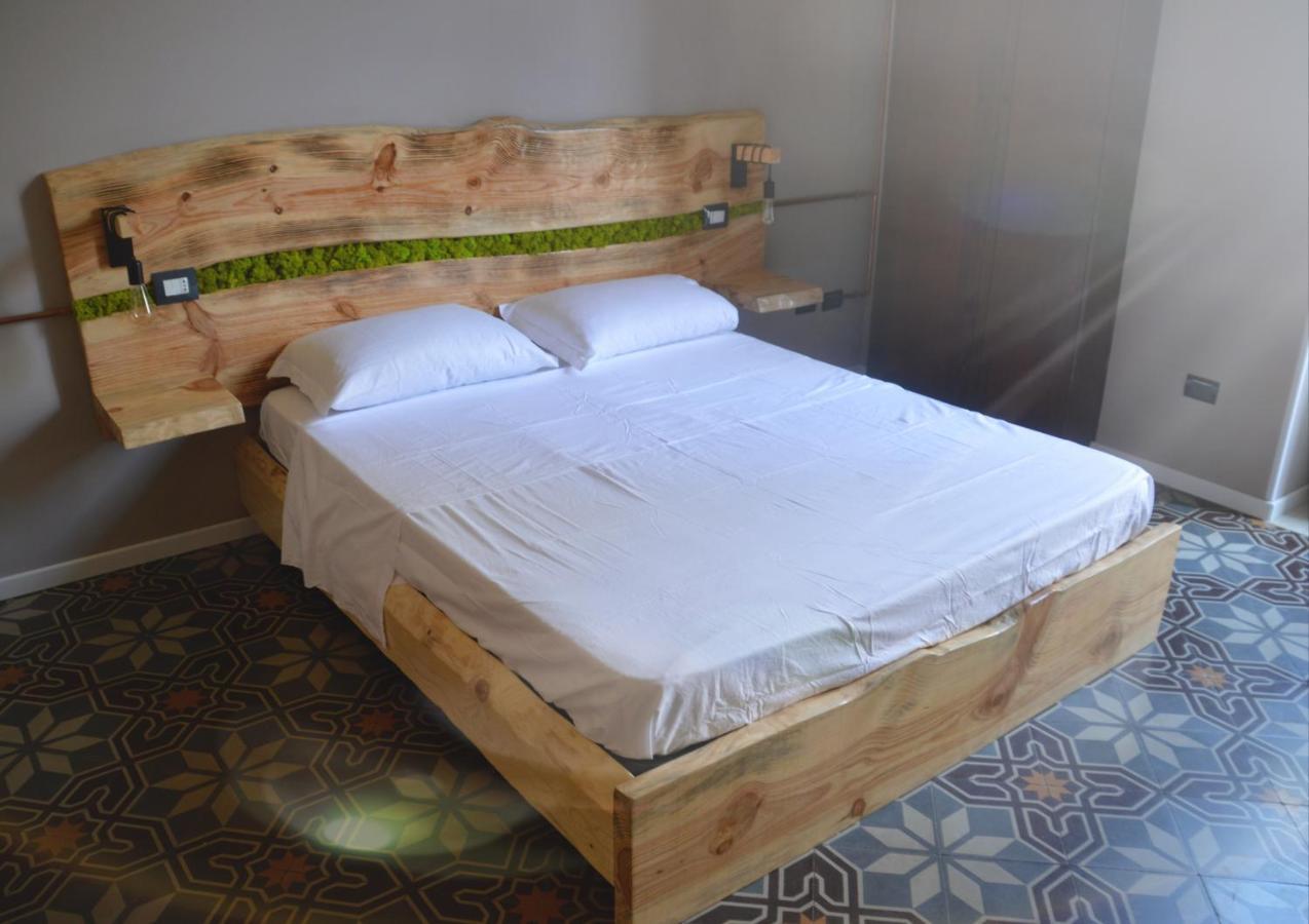 Wineexperience- Wine&Jacuzzi Suite เลชเช ภายนอก รูปภาพ