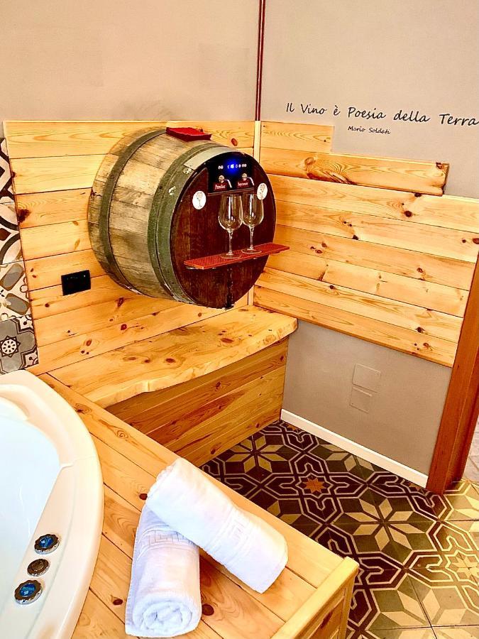 Wineexperience- Wine&Jacuzzi Suite เลชเช ภายนอก รูปภาพ