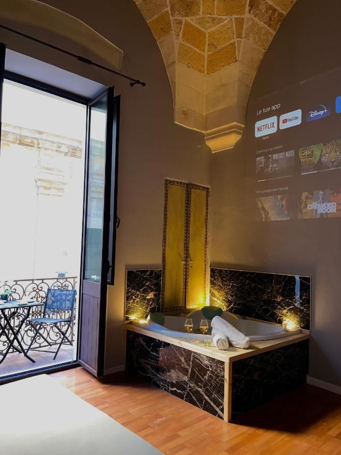 Wineexperience- Wine&Jacuzzi Suite เลชเช ภายนอก รูปภาพ