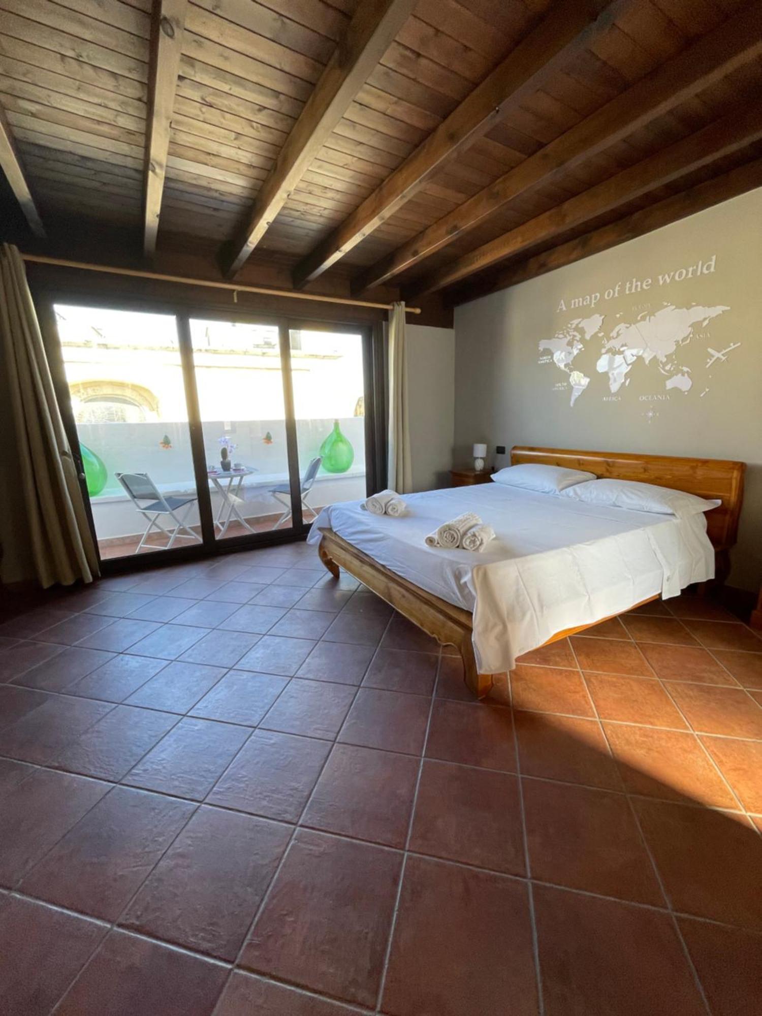 Wineexperience- Wine&Jacuzzi Suite เลชเช ภายนอก รูปภาพ